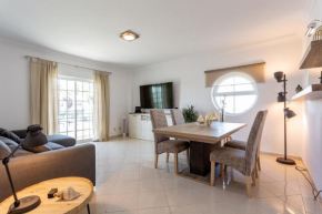 Premium T1 Apartment, Spacious, 3 min driving distance from the beach